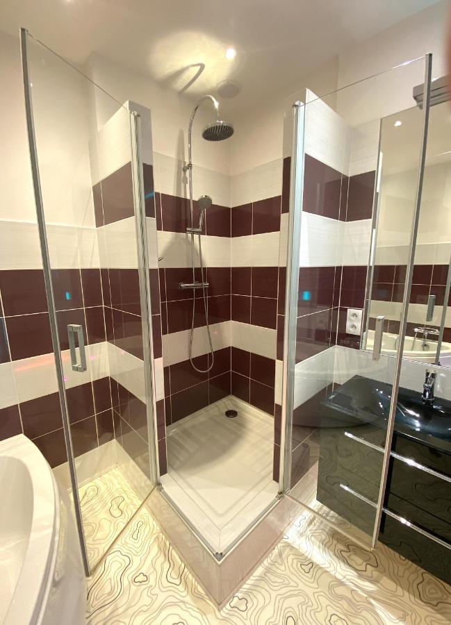 Homestay Floydroom's Hotes Standing Dans Partage Proche Chateau